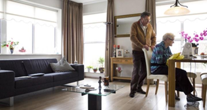 Seniore huurder in appartement Woonzorg Nederland